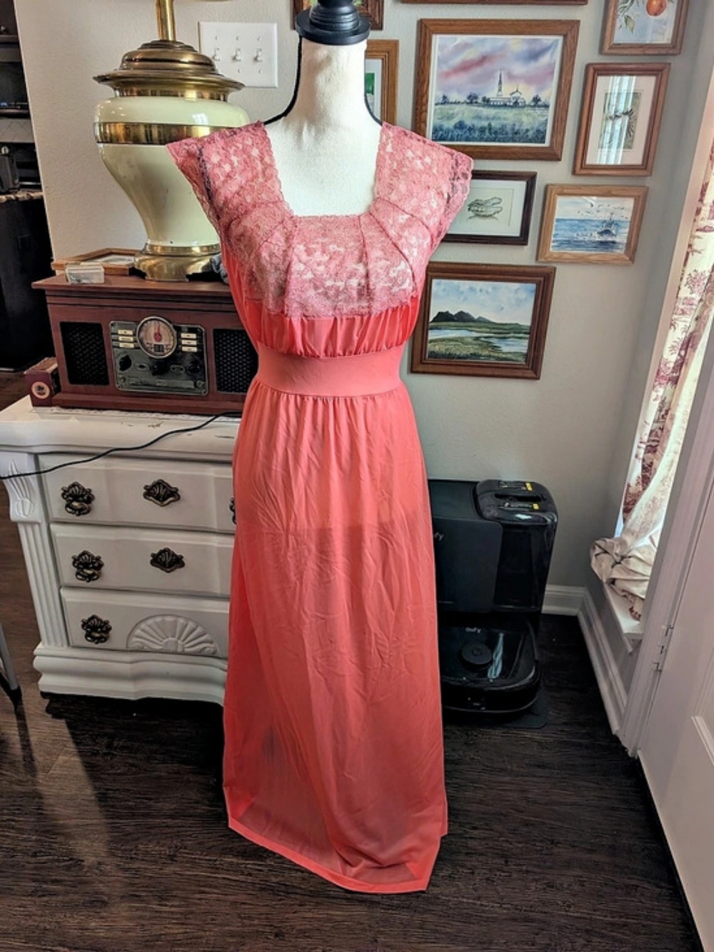 Vintage 70s mcm Radcliffe Romantic Peach Nightgown